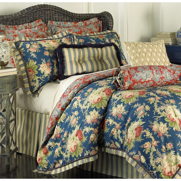 Waverly Sanctuary Rose Modern Farmhouse Floral Reversible Comforter 80"x90" - Picture 3 of 16